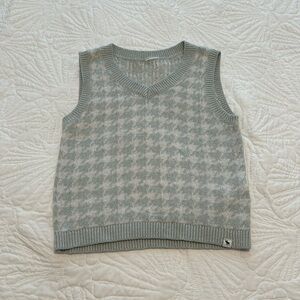 Abercrombie Sweater Vest
